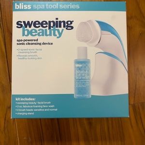 Bliss Sweeping Beauty sonic facial cleansing device NIB